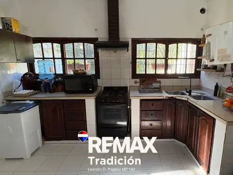 EN VENTA CASA, LOCAL Y DEPTO  SOBRE AV. 9 DE JULIO