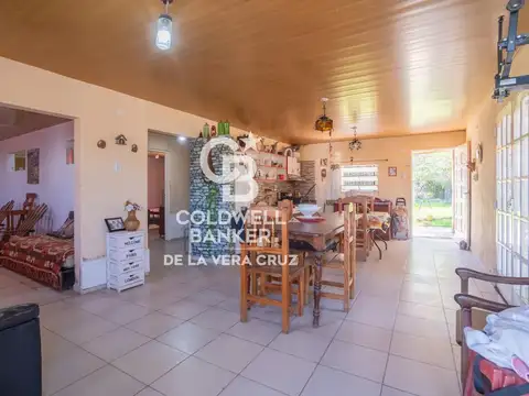 Casa de dos dormitorios con piscina a metros de la Ruta 1 - Km 12