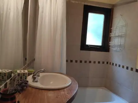 Casa 4 ambientes con 1 baño