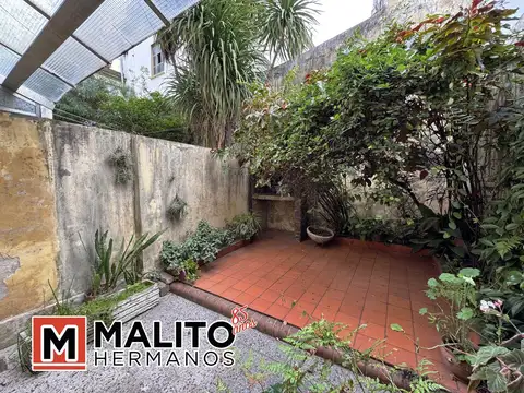DEPARTAMENTO CON 2 PATIOS EN FLORES