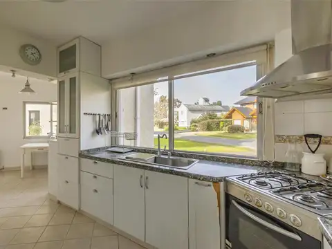 Casa en Alquiler en Tristan Suarez, USD 1.350