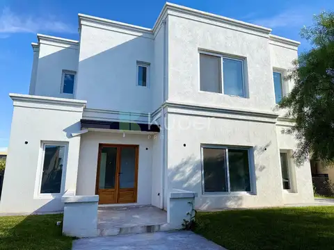 Venta casa 4 dormitorios con pileta  en San Ramón, Pilar del Este, Pilar