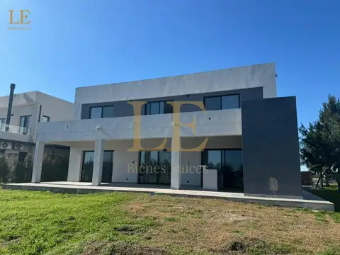 CASA A LA VENTA EN EL NAUDIR A LA LAGUNA