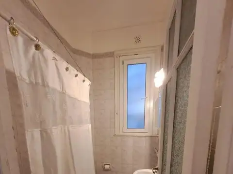 Avenida Hipólito Yrigoyen 900