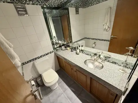 Departamento 5 ambientes con 3 baños