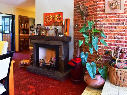 Casa en Venta con 4 cocheras