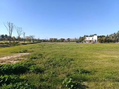 Terreno en Venta 23  mts Fondo