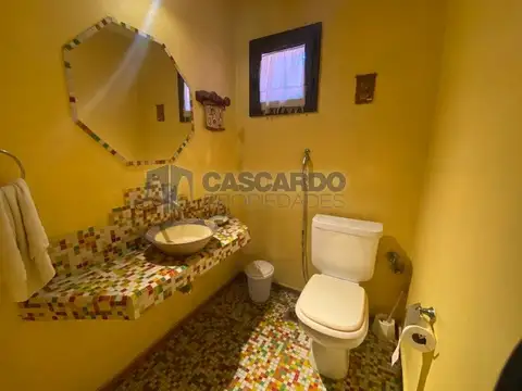 Casa 4 ambientes con 3 baños