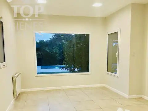 Casa en Venta en Zárate, USD 250.000
