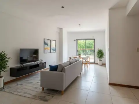 Departamento en venta. 2 ambientes c/ escritorio. Espacio guardacoches cubierto. Balcón corrido...