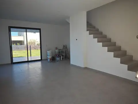 Casa en Venta en Pilar Del Este, USD 220.000