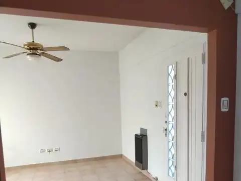 Depto Tipo Casa 2 ambientes con 1 baño