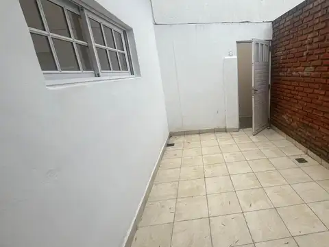 Depto Tipo Casa en Alquiler de 3 ambientes
