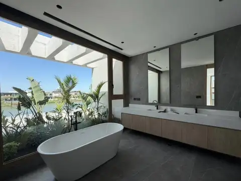 Casa en Venta al Oeste