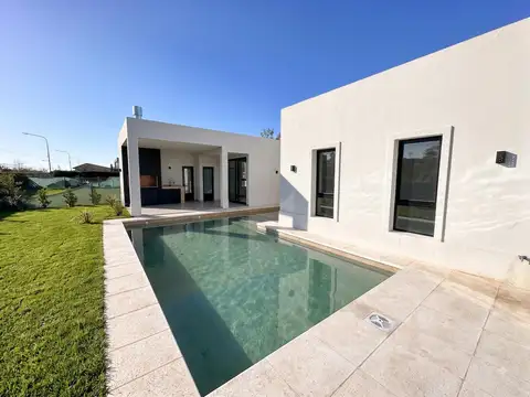 Casa en Venta en Barrancas de Iraola, USD 370.000