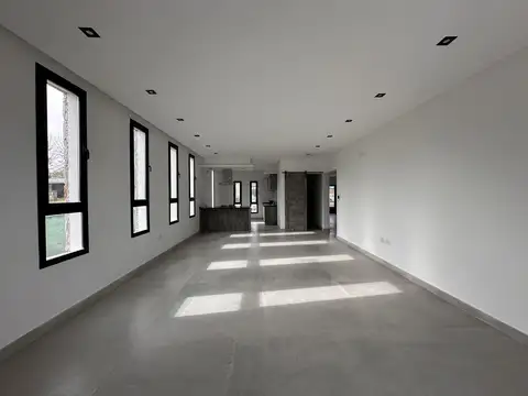 Casa 5 ambientes con 3 baños