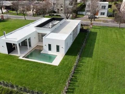 Casa 5 ambientes a estrenar en  Barrancas de Iraola, Hudson, Berazategui