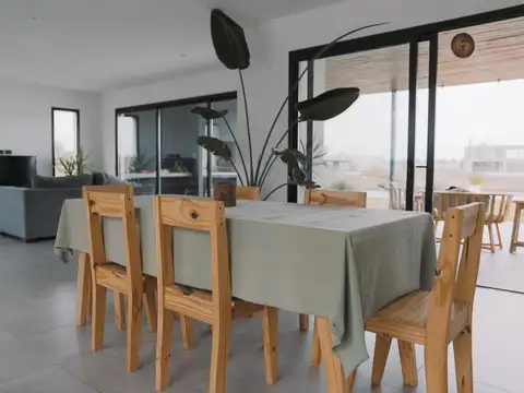 BCF. Casa al Rio  en venta  Naudir aguas privadas Escobar