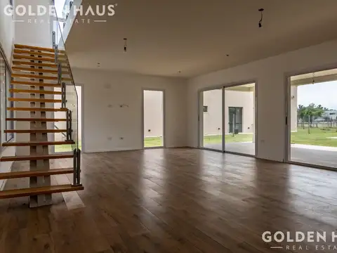 Casa 4 ambientes con 3 baños