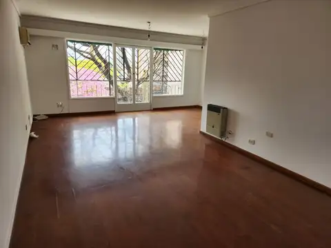 Excelente Semi Piso 4 Amb C/ Dependencia / Flores Norte