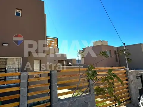 Casa ph 3 dormitorios con patio en rada tilly !