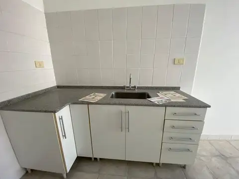 UN AMBIENTE AMPLIO NUEVO A ESTRENAR CON COCINA COMEDOR CON L