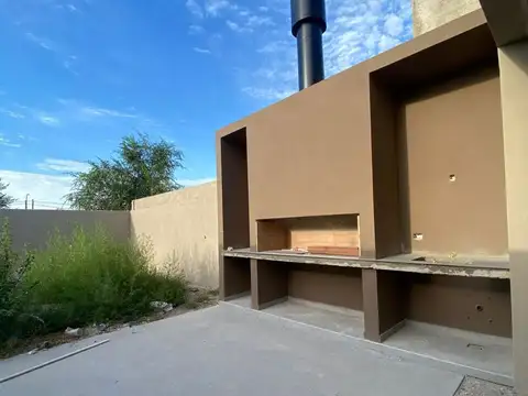 Casa 6 ambientes con 3 baños