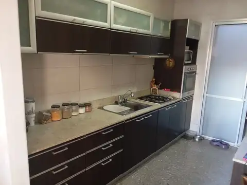 VENTA PH 4 AMB. CON TERRAZA Y COCHERA - AVELLANEDA