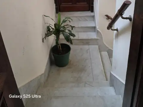 Depto Tipo Casa 5 ambientes con 2 baños