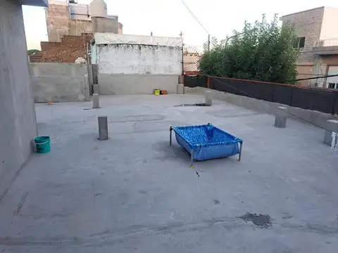 Casa 4 ambientes con 1 baño