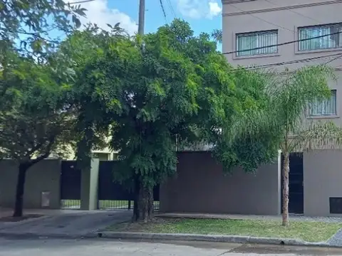 CASA EN VENTA 7 AMBIENTES + QUINCHO DON TORCUATO