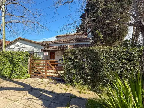 Casa en Venta - Calle 8 y 56 - Villa Elisa