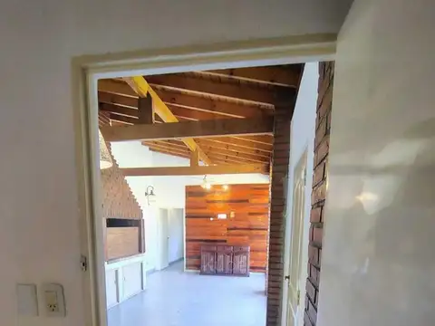 Casa en Venta en Robles Del Monarca, USD 155.000