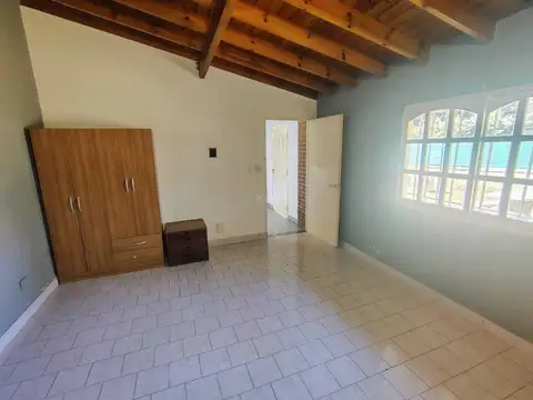 Casa a la venta de 3 ambientes en Robles del Monarca. La Lonja.Pilar