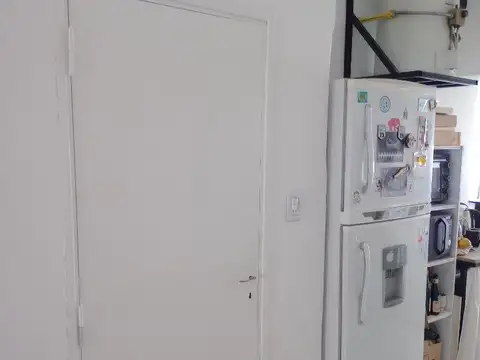 SE VENDE CASA 2D. TU HOGAR RENOVADO C PATIO. ESCUCHA OFERTA.