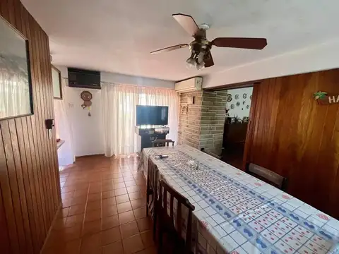 Casa 5 ambientes con 2 baños