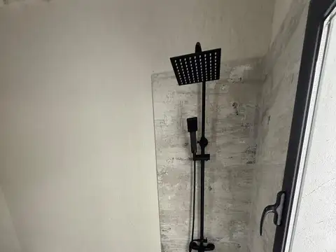 CASA DE TRES AMBIENTES CON PILETA, BARRANCAS DE SAN BENITO.