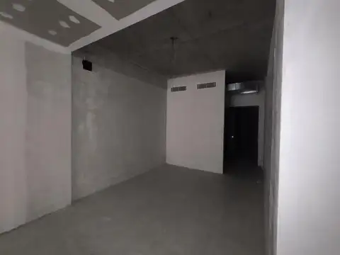 Excelente Local en Olazabal y Av. Cabildo