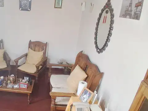 Casa 4 ambientes con 1 baño