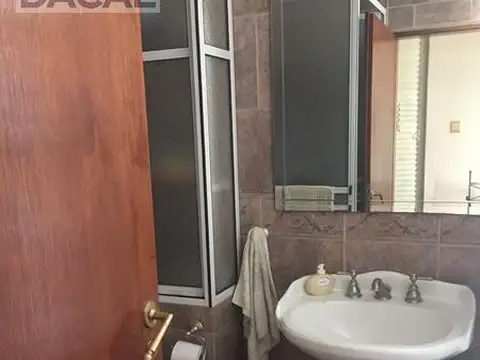 Depto Tipo Casa 4 ambientes con 2 baños