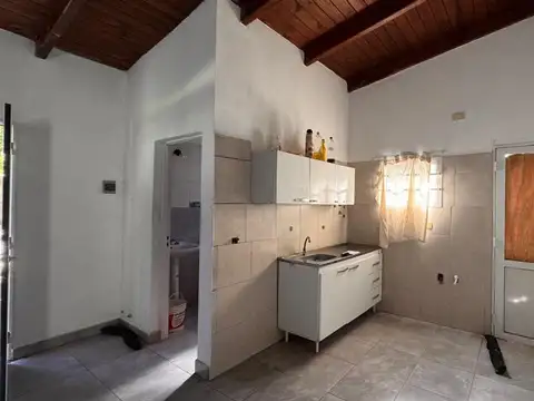 Casa 3 ambientes con 1 baño