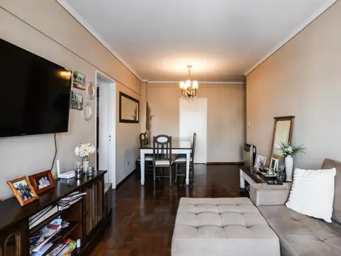 VENTA - DEPARTAMENTO TRES DORMITORIOS RECICLADO - CENTRO
