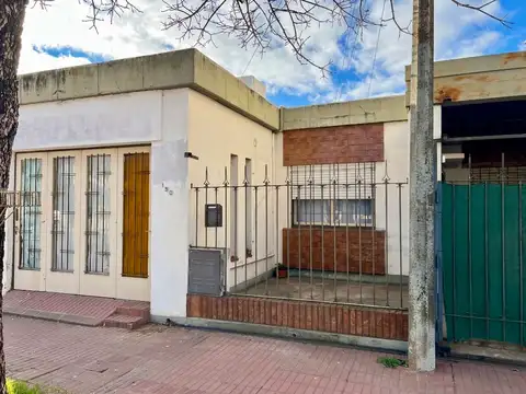 VENTA / CASA 2DORM / SERVICIOS / Bº SAN MARTIN