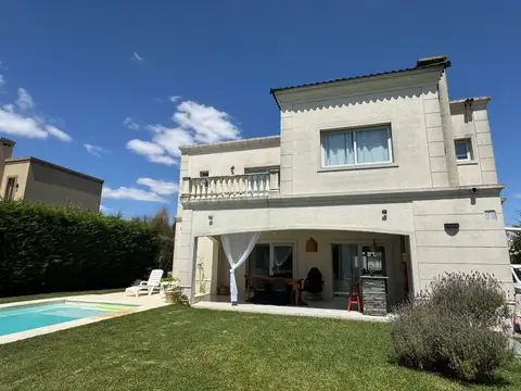 CASA EN VENTA BARRIO PRIVADO LOS TALAS 4 AMBIENTES
