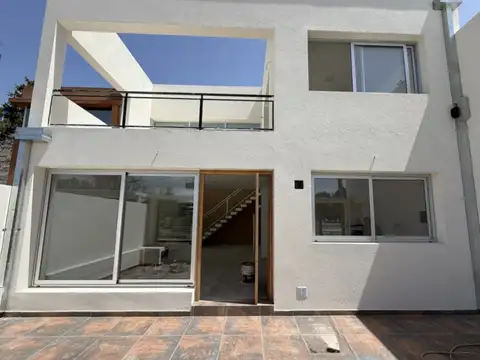 Calle 524 e/ 10 y Av. Antártida