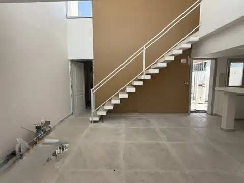 ¡VENDE! Casa en calle 524 e/ 10 y Av. Antártida – ¡A ESTRENAR!