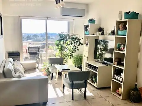 Departamento 4 ambientes con cochera subterránea en venta - APTO CREDITO - Torres de fierro - Bernal