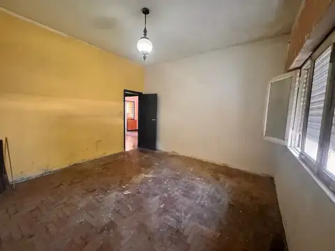 Depto Tipo Casa en Venta 50 años