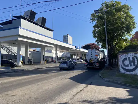 El valor se construye desde la ubicacion. Galpon y vivienda en Sarandi Avellaneda