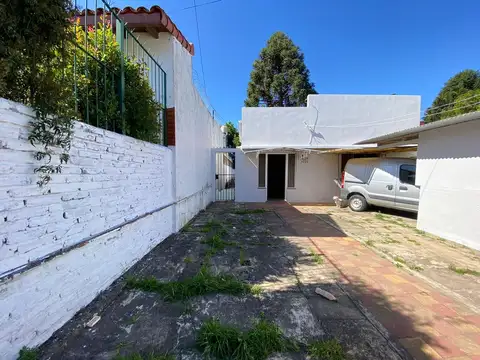 Carabelas e/ Tacuarí y Ramella 1400